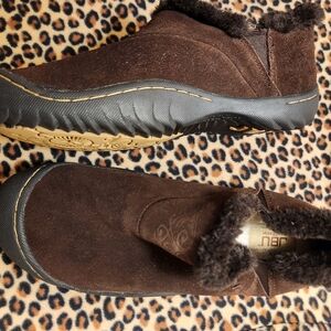 JBU Brown Suede Faux-Fur Lined Slip-On Shoes Sz 9
